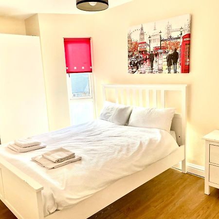Holiday Flat In Central Slough Near To London Heathrow And Windsor With Free Car Park Bagian luar foto