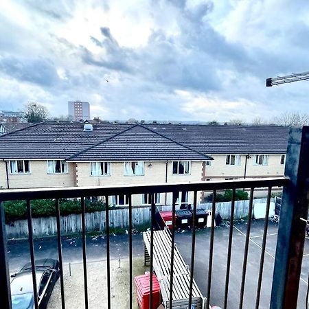 Holiday Flat In Central Slough Near To London Heathrow And Windsor With Free Car Park Bagian luar foto